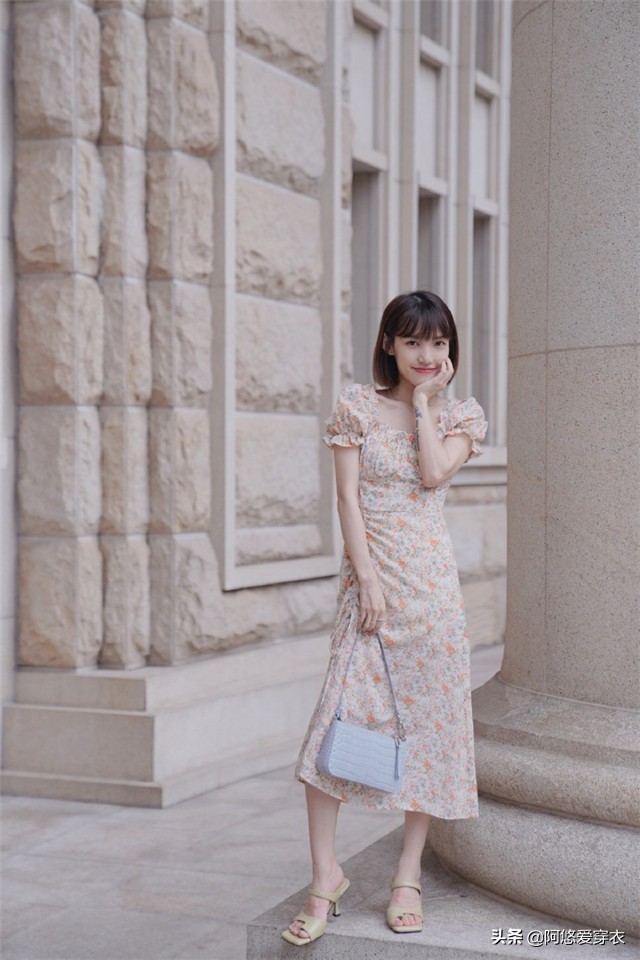 碎花连衣裙有哪些风格,碎花连衣裙显得土