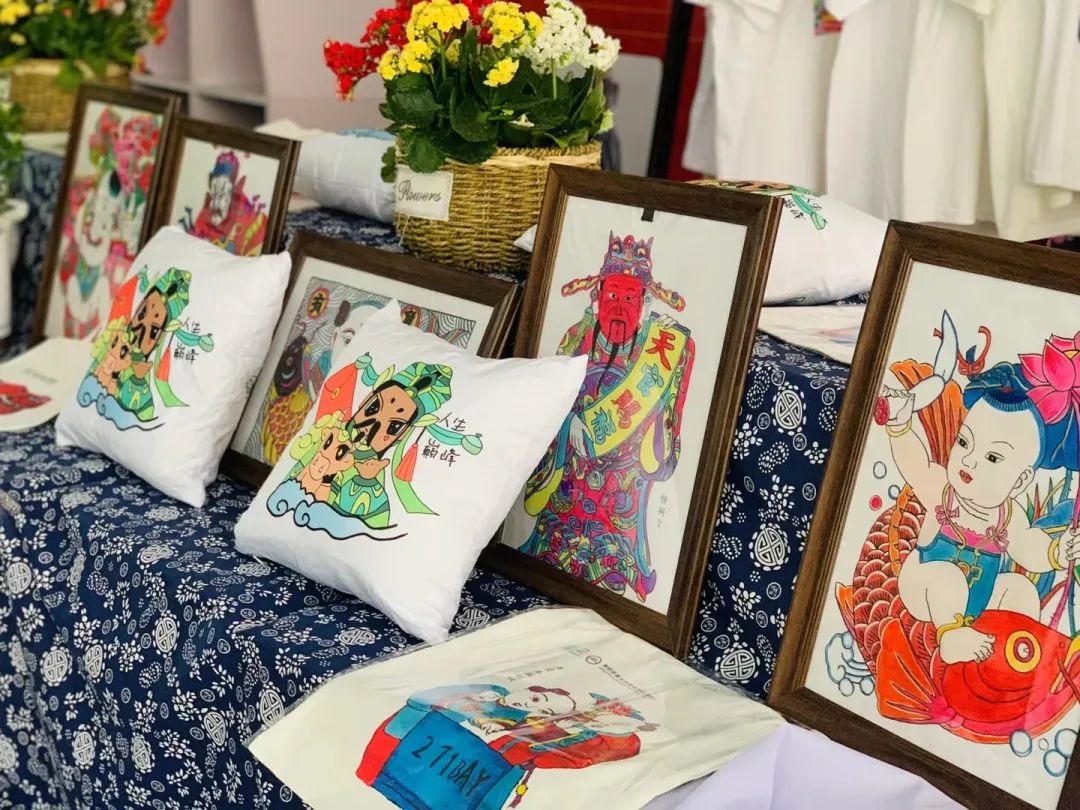 富含中国精神元素的校园文创产品,具有学校特色的文创产品