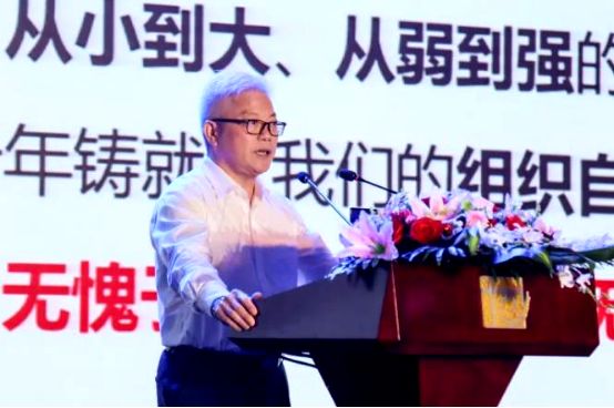 “变脸”有迹可循：深陷450亿债务危机，商业堡垒变成囚禁的牢笼