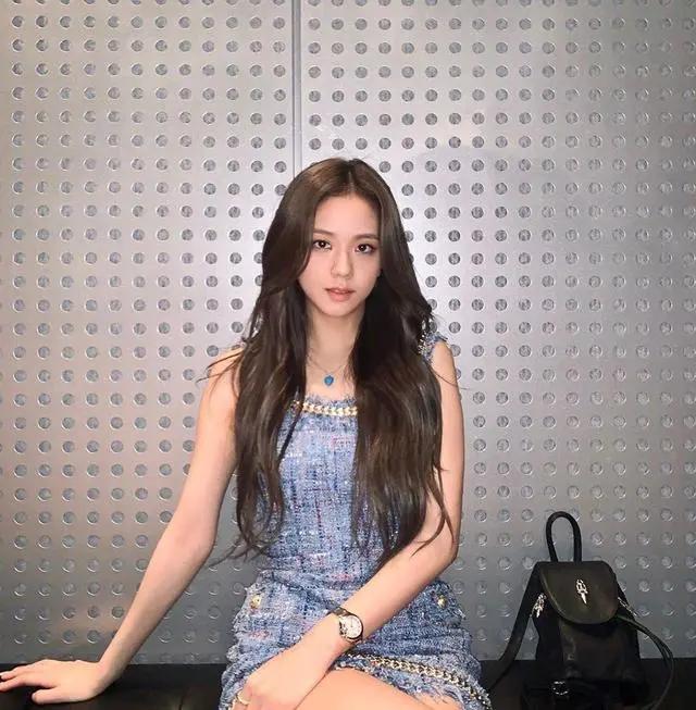 迪奥为什么对金智秀那么好,迪奥大使金智秀