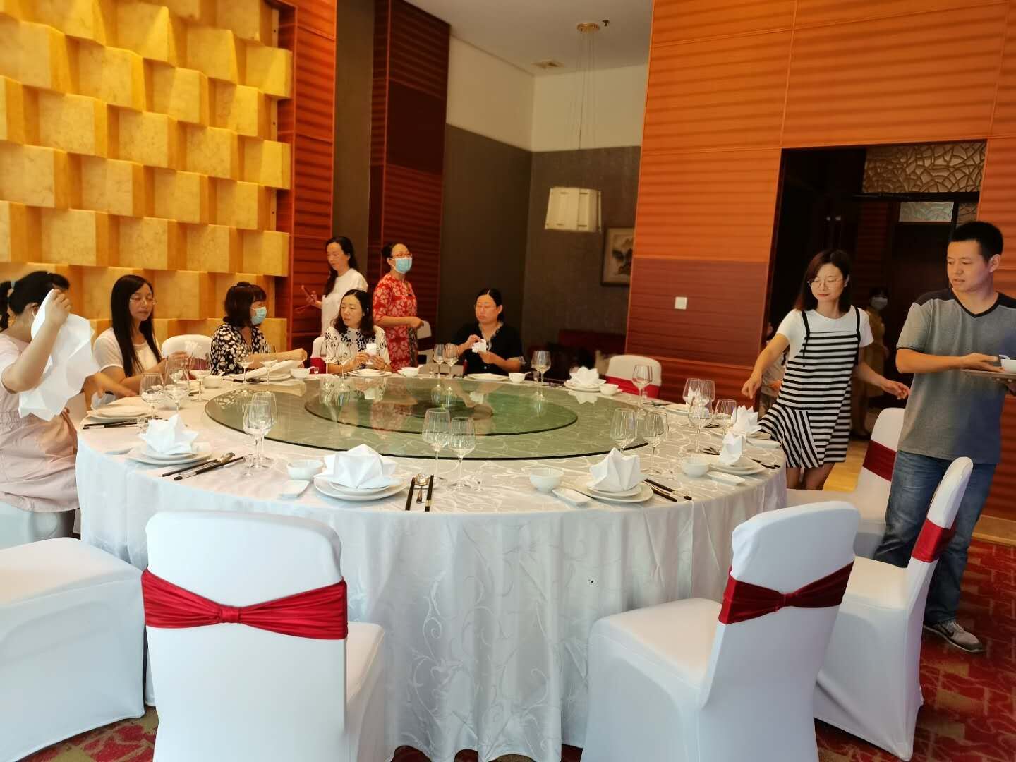 成都石化工业学校教师培训班,成都石化工业学校酒店管理