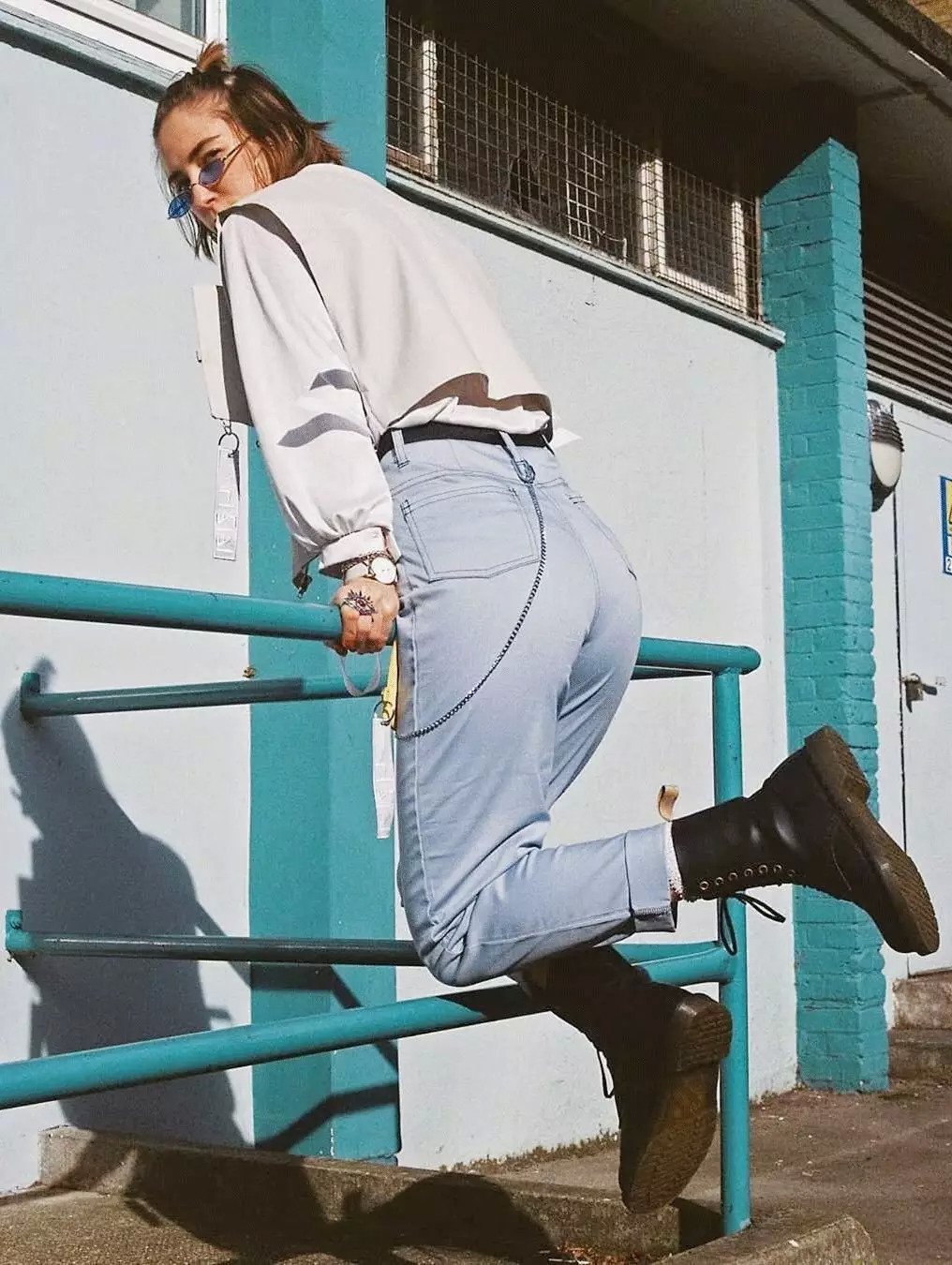 一点也不热,酷妹的马丁靴里都有空调