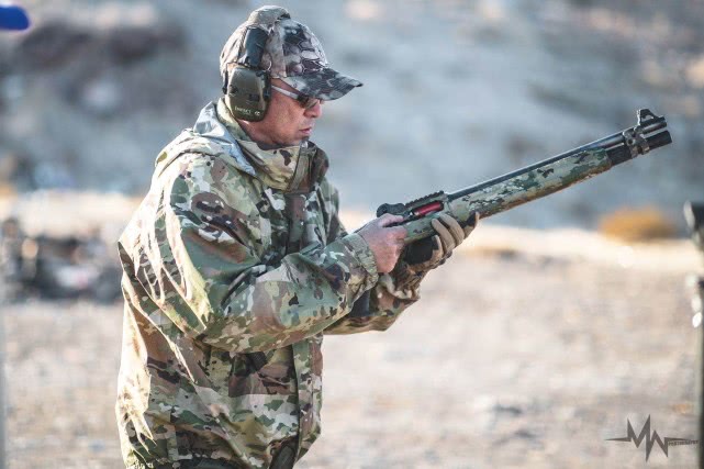 疫情期间美国华人囤枪,美国疫情囤枪真实情况