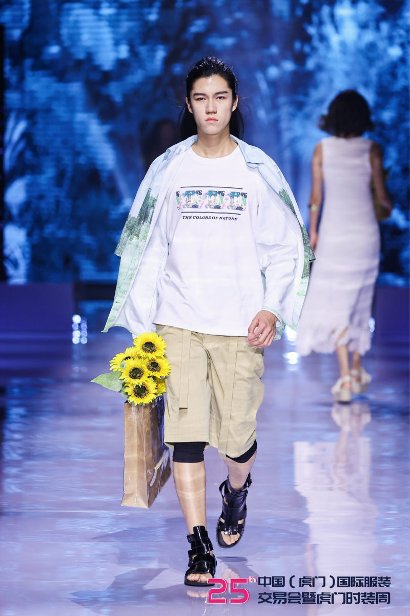 以纯2019夏季秀场,以纯女装2019发布会