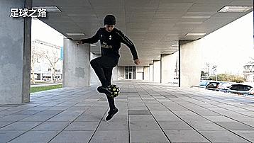 花式足球技巧之地面技巧组合,花式足球技巧内绕