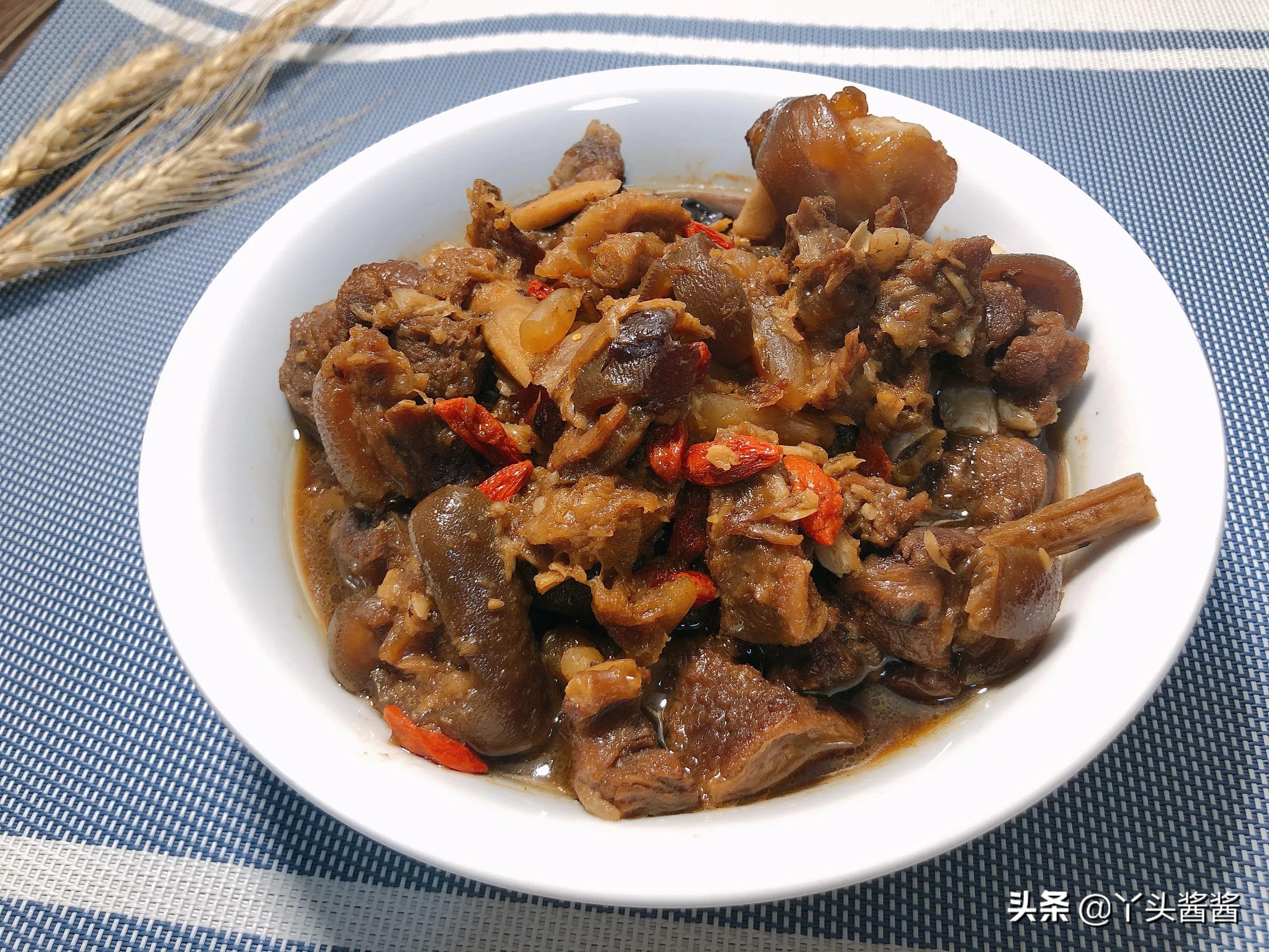 冬天要多吃羊肉教你家常做法,放置时间长的炖羊肉最正宗的做法