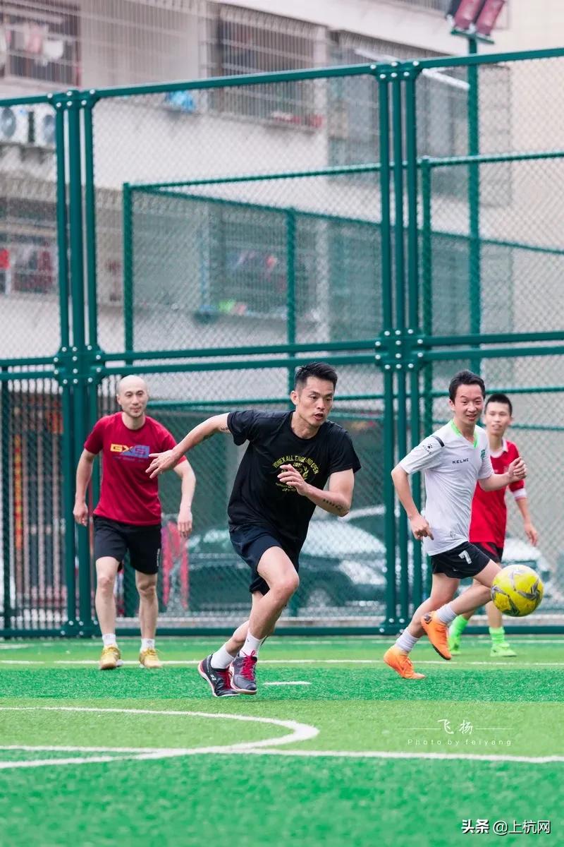 林丹野球场秀足球,林丹回到球场赢了