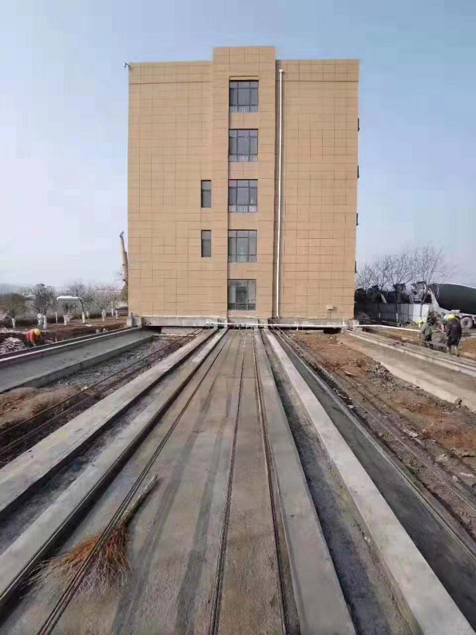 最牛搬家车站平移,最牛搬家平移大楼