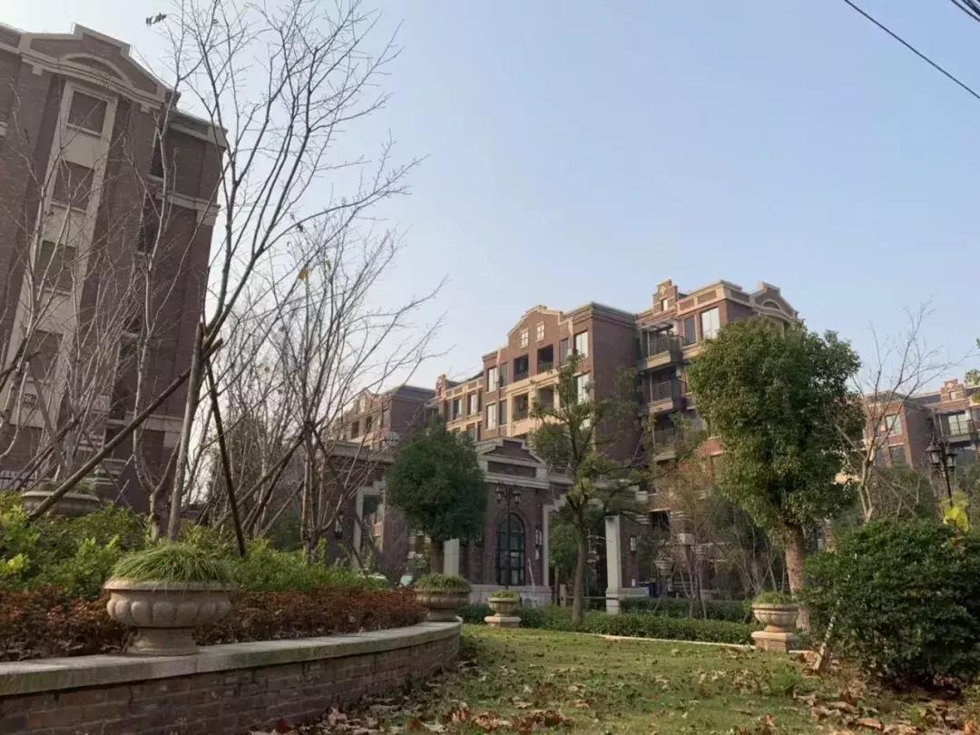 那些年买房的人现在过得怎么样,那些拆迁户们最后都过得怎么样