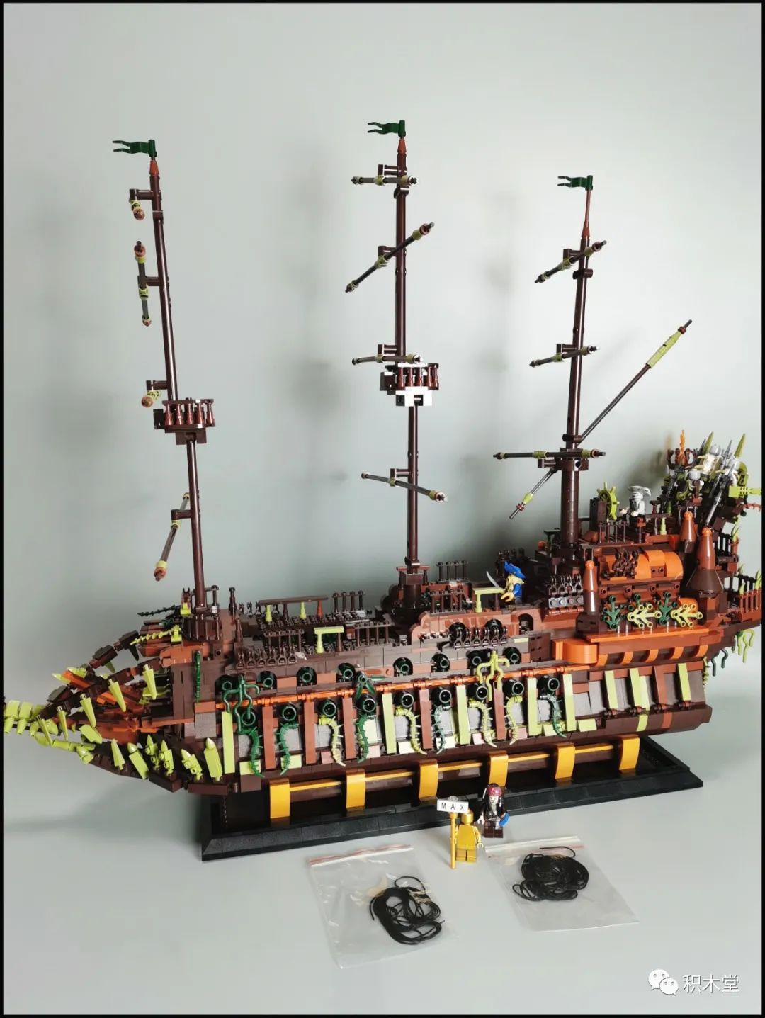 飞翔的荷兰人号为什么能潜水 (鬼船和飞翔的荷兰人号哪个更牛)