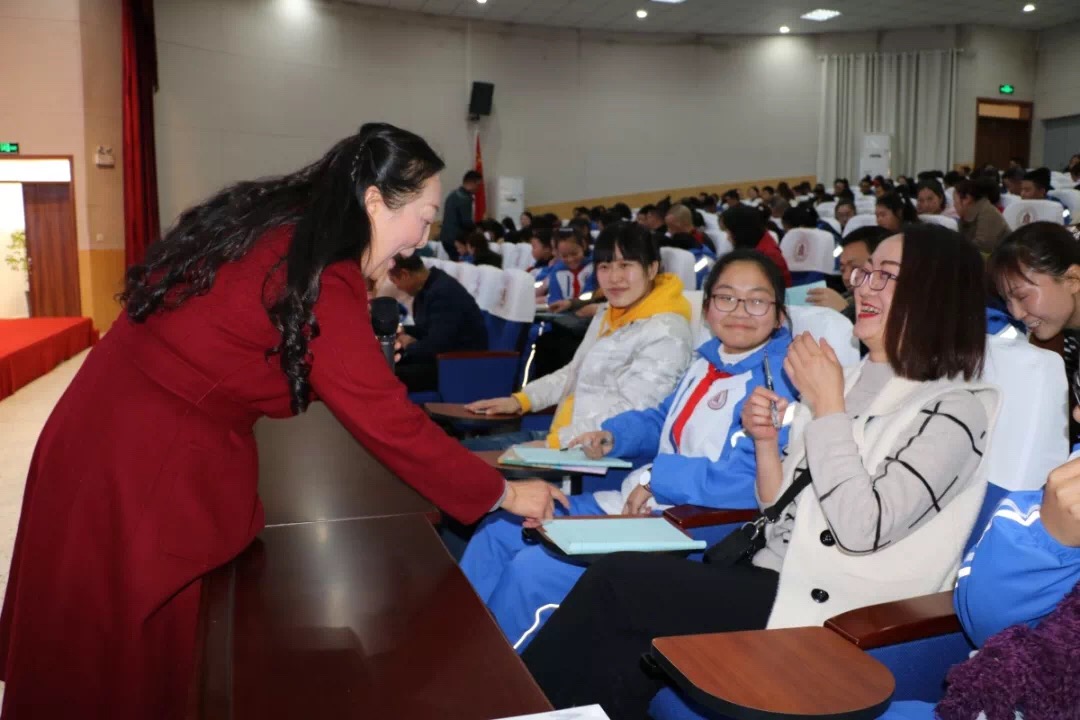 i-Show我爱秀校园走进川大附中新城分校——携手与孩子共成长