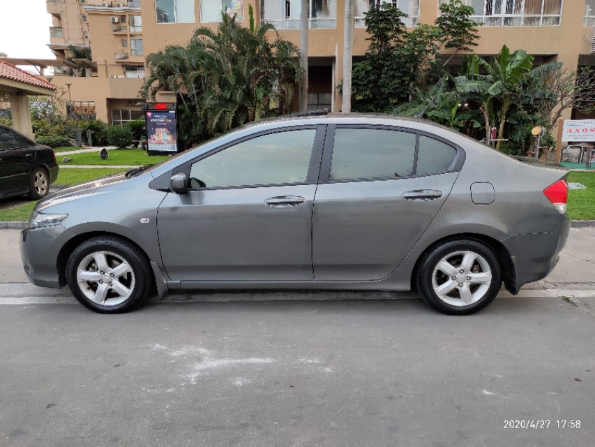 锋范2009款1.8自动挡大不大,2010本田锋范1.8自动挡怎么样