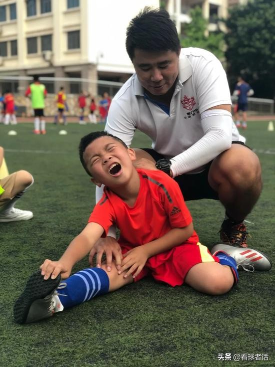 董方卓重返曼联视频,曼联名宿评价董方卓