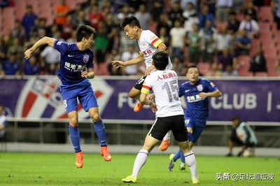 在颠沛中倔犟--中国足坛的流浪者