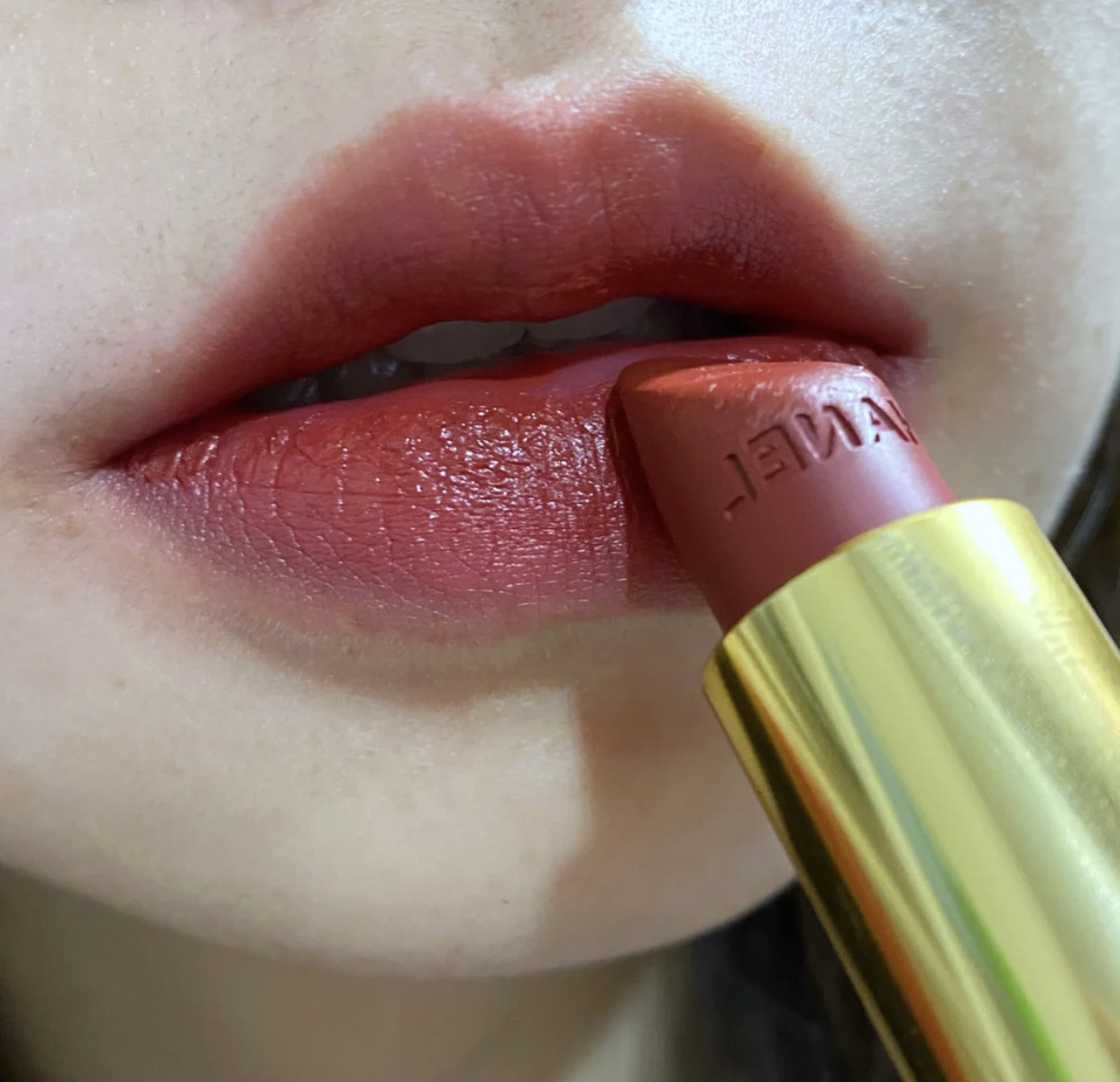 香奈儿口红不沾杯色号推荐第一名,香奈儿口红炫不出来