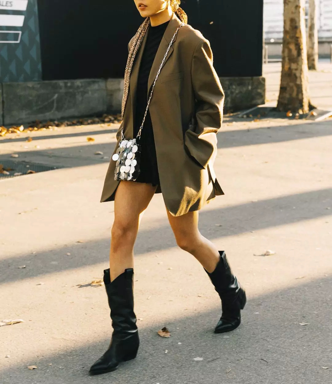 这种靴子长得这么丑又显腿短，可刘雯、泫雅却爱得要死