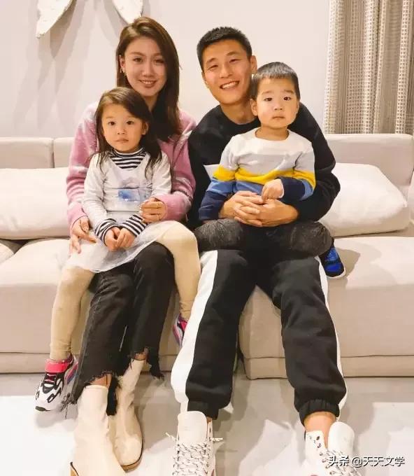 武磊和仲佳蓓的爱情,武磊仲佳蓓两人年龄