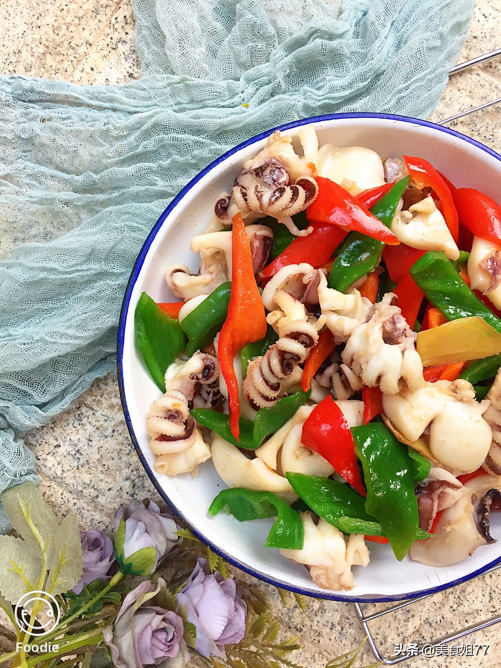 爆炒鱿鱼怎么能让鱿鱼更q弹,鱿鱼怎么炒出来又不腥特别好吃