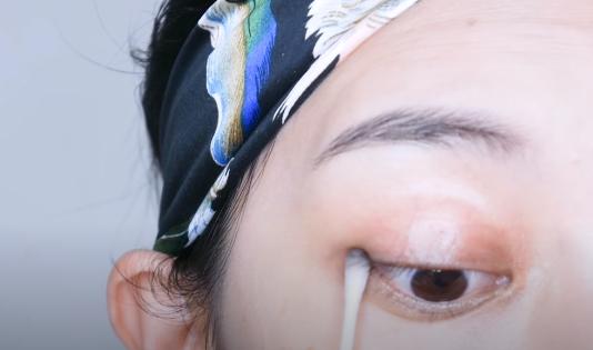 睫毛没卸干净成块了怎么办,睫毛根部眼线卸不干净