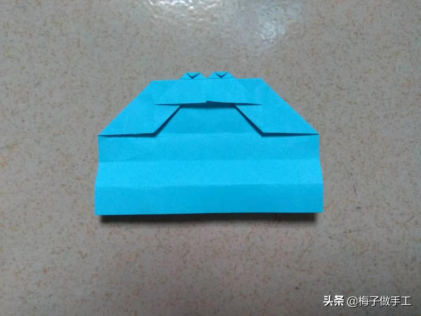 简单的折爱心戒指方法,用纸折爱心戒指和正方形的盒子