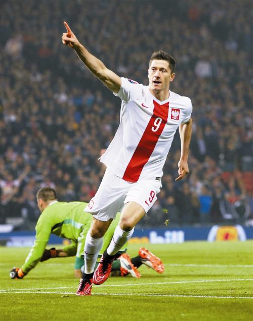 足球巨星一脚多大力,足球巨星踢球有多准