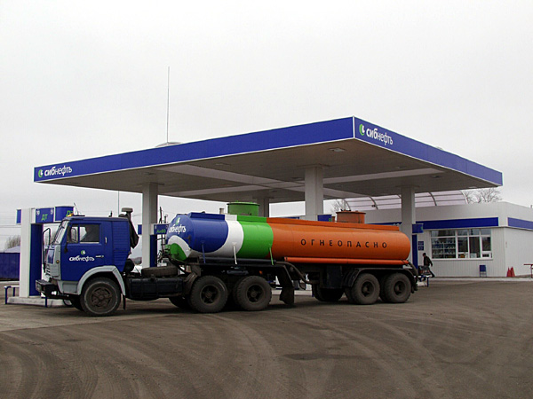 普京的传奇人生和俄罗斯逆袭之路,普京与寡头的传奇人生