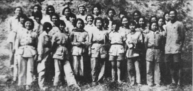 39年，一位德国女郎在行军中长满虱子，自豪道：我现在属于中国人