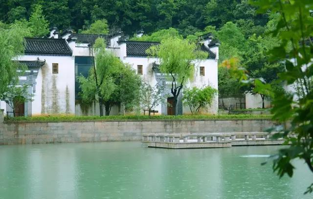 会于会稽山阴之兰亭意思是什么,会于会稽山阴之兰亭的山阴的意思