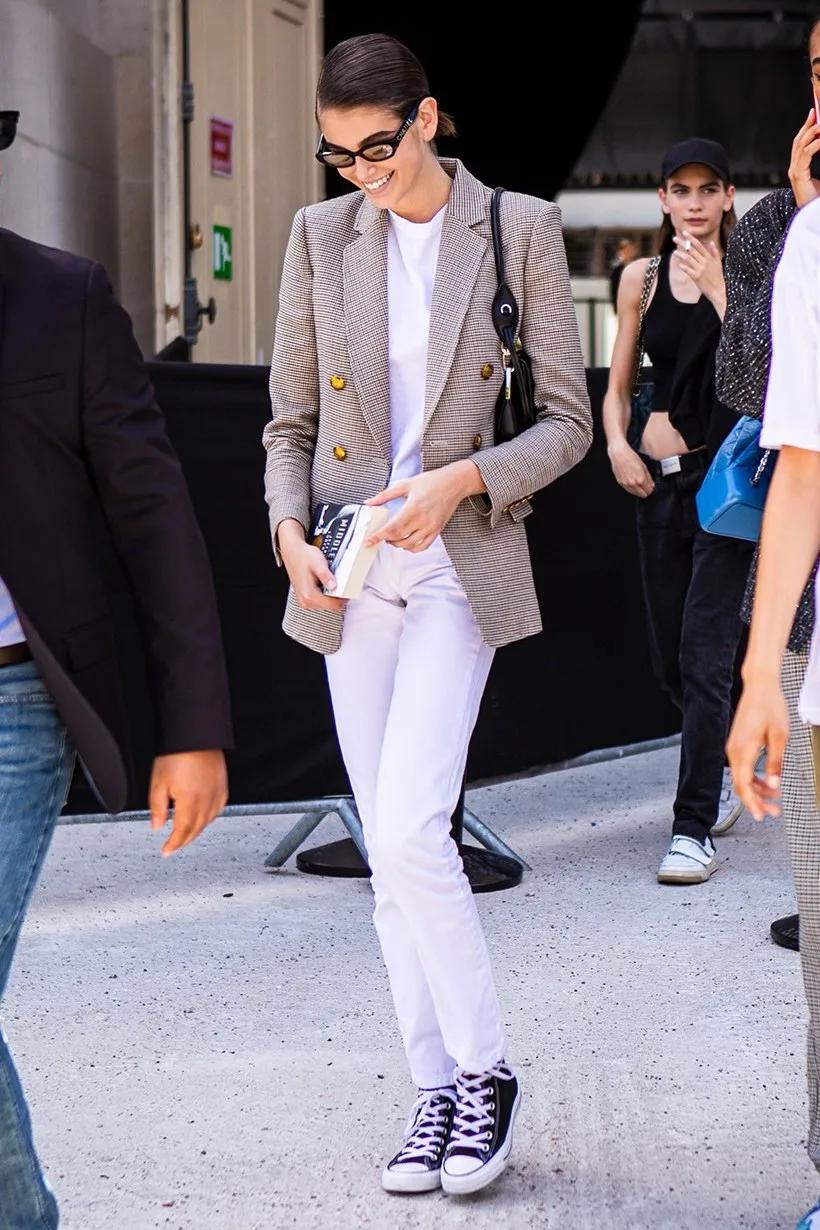 今年流行帆布鞋底子,今年特别流行的一款帆布鞋