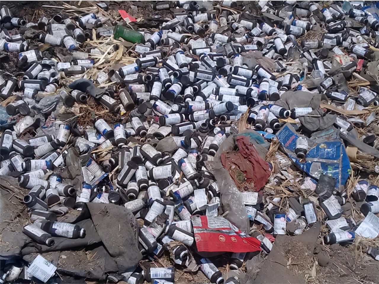 津巴布韦人为什么爱喝止咳糖浆,津巴布韦的少年都迷上了止咳糖浆