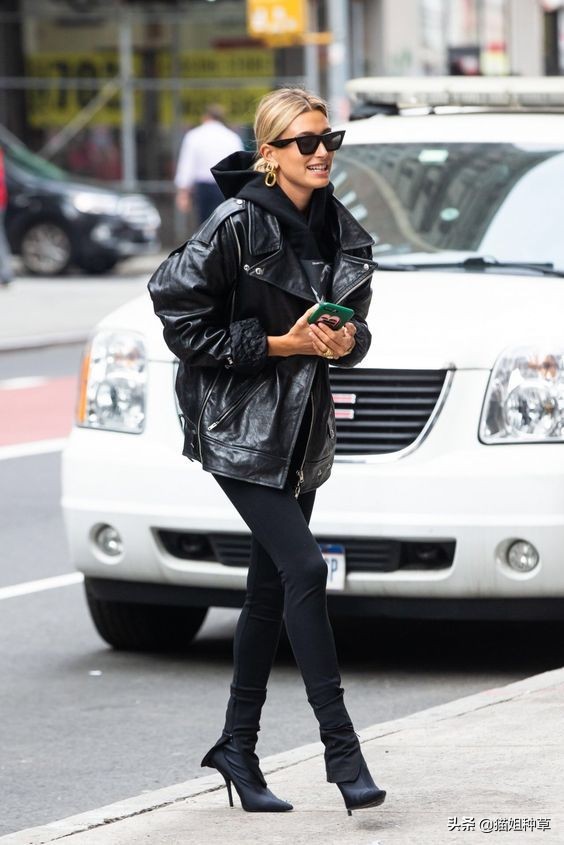 什么皮质的皮衣穿着好看,皮衣如何穿搭秋冬