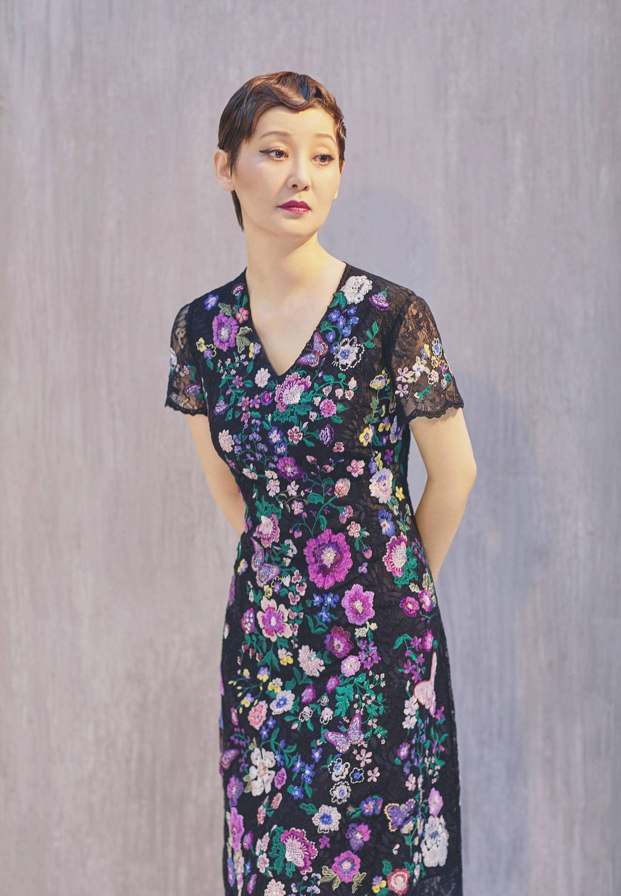 徐帆穿刺绣旗袍,徐帆和徐静蕾同框穿旗袍