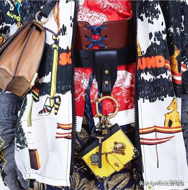 第18只包｜PradaCahier：不只是穿Prada的女王，更是你的月光宝盒