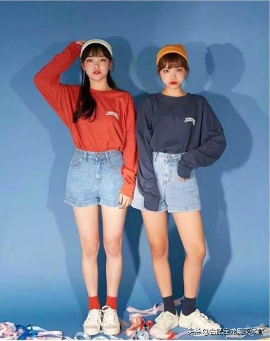 耐克鞋搭配阿迪达斯的袜子,阿迪达斯和耐克鞋子搭配