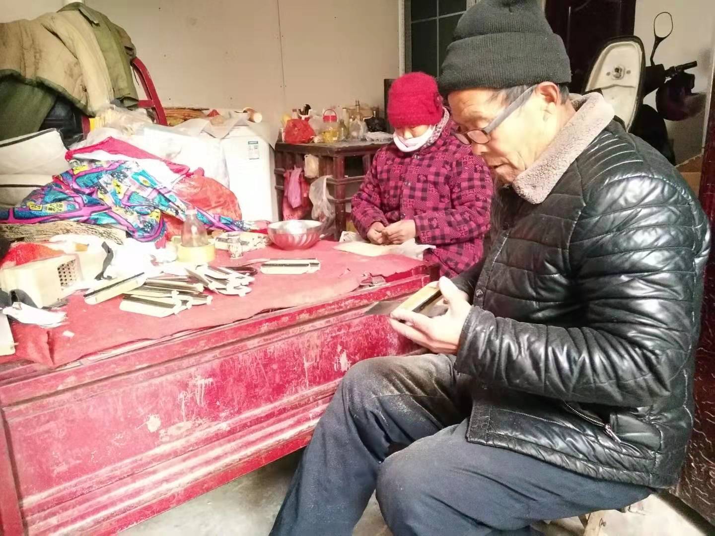 百年传统工艺“枣梳王”王学才纯手工枣木梳子