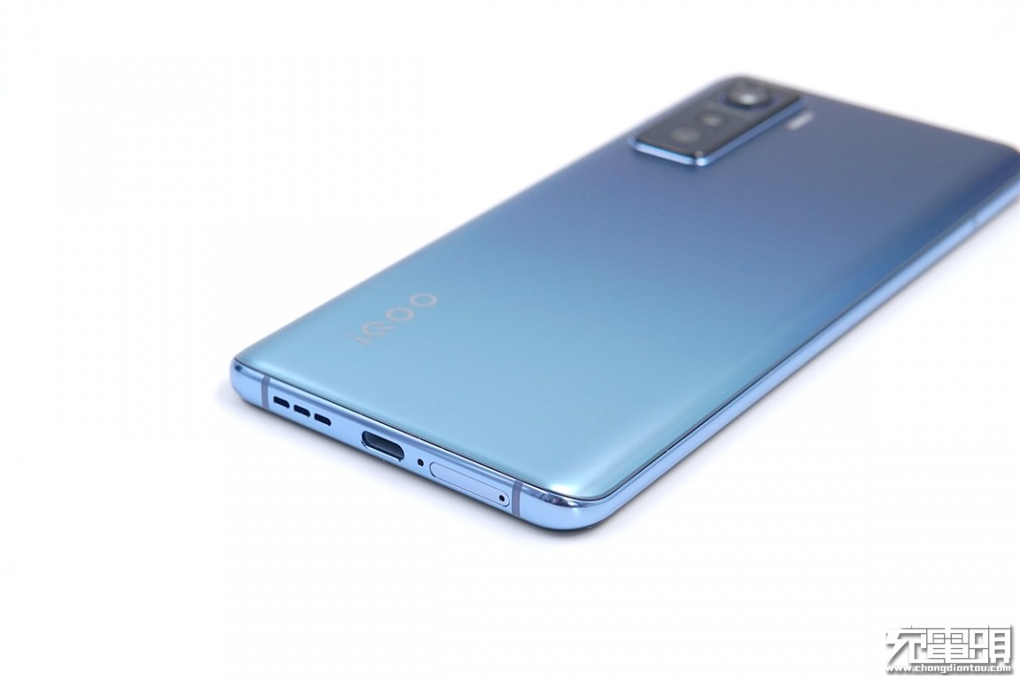 vivoiqooneo5充电,iqoo5支持66w快充