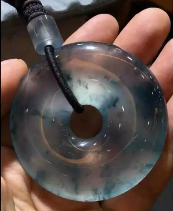 龙石种翡翠跟冰种翡翠哪个好,带你了解翡翠