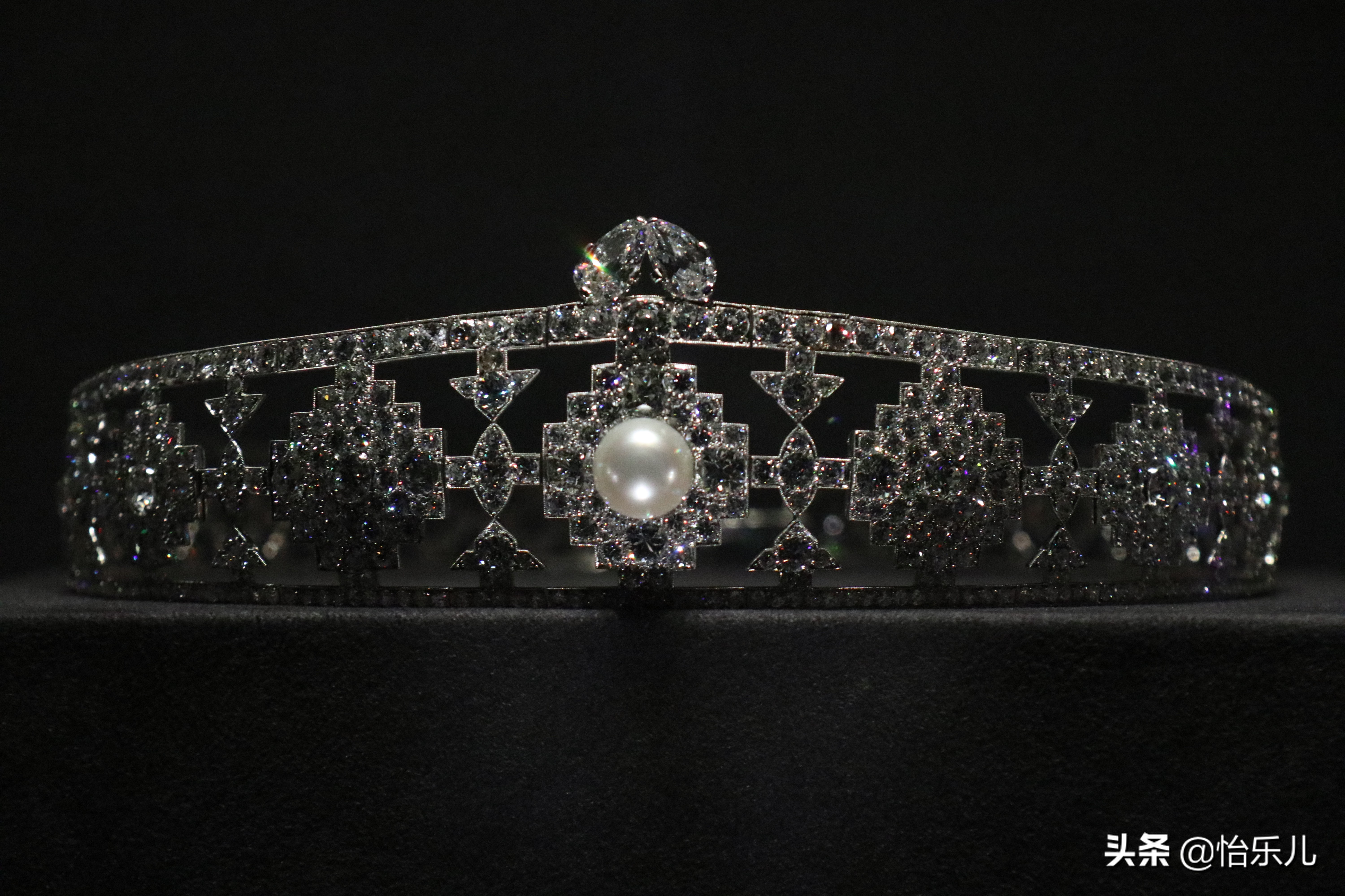 刘嘉玲钻石发冠,刘嘉玲戴的珍珠