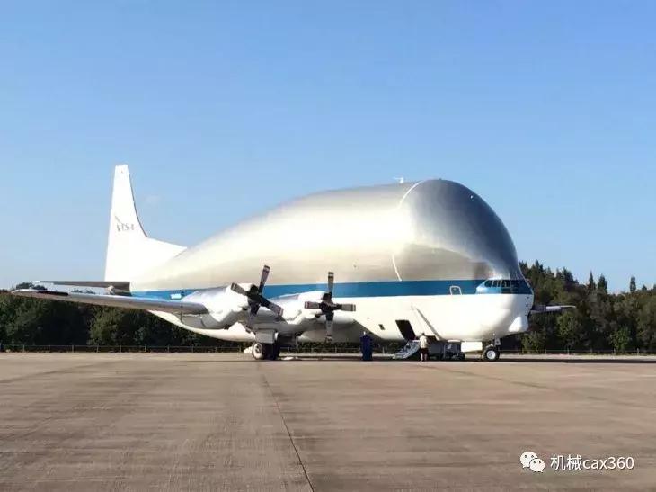 最大型运输机自重是多少吨,目前全世界最大的运输机