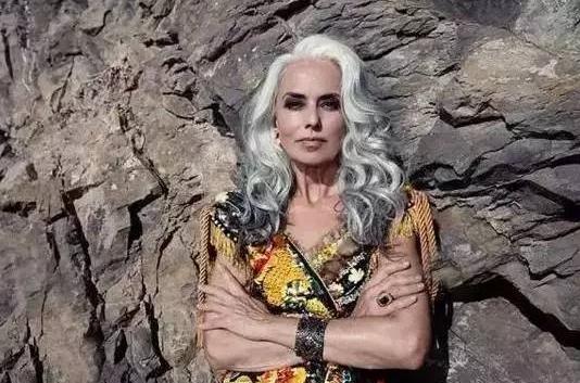 逆龄抗衰从瑜伽开始,40岁抗衰老的瑜伽