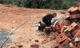 搞笑gif趣图姑娘有话好好说别动手,开心一刻gif搞笑动图