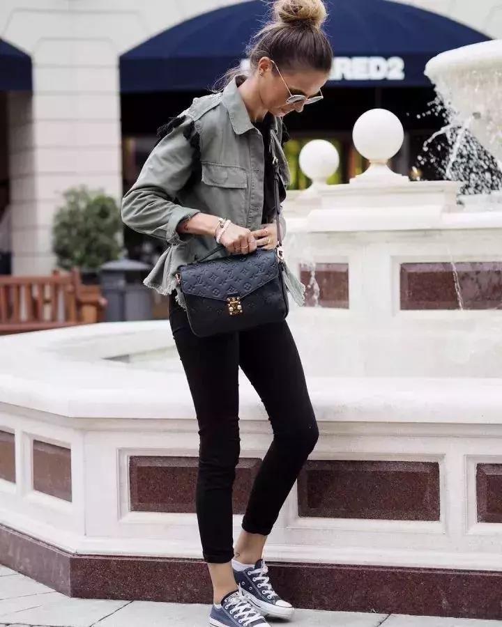 ysl和lv邮差包哪个更好,chanel和ysl包哪个好