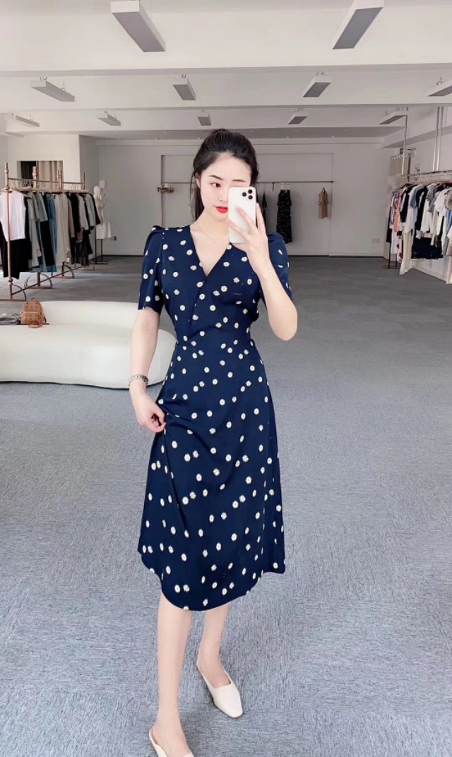 小个子偏瘦韩版气质夏季拼接裙,夏季v领黄色宽松韩版裙