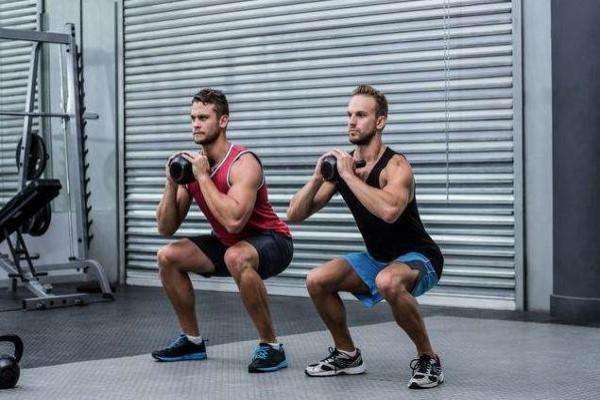 改善腿粗的方法就是增强腿部肌肉,改善腿型让腿变直瘦腿运动