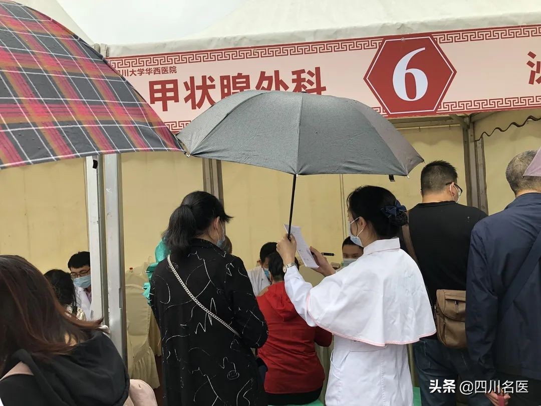 火爆！数万人“追星”华西坝