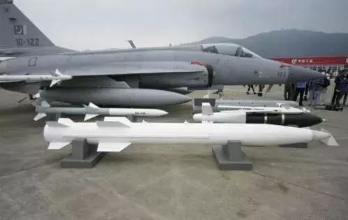 马来西亚装备多国先进战机,马来西亚空军有多少架飞机