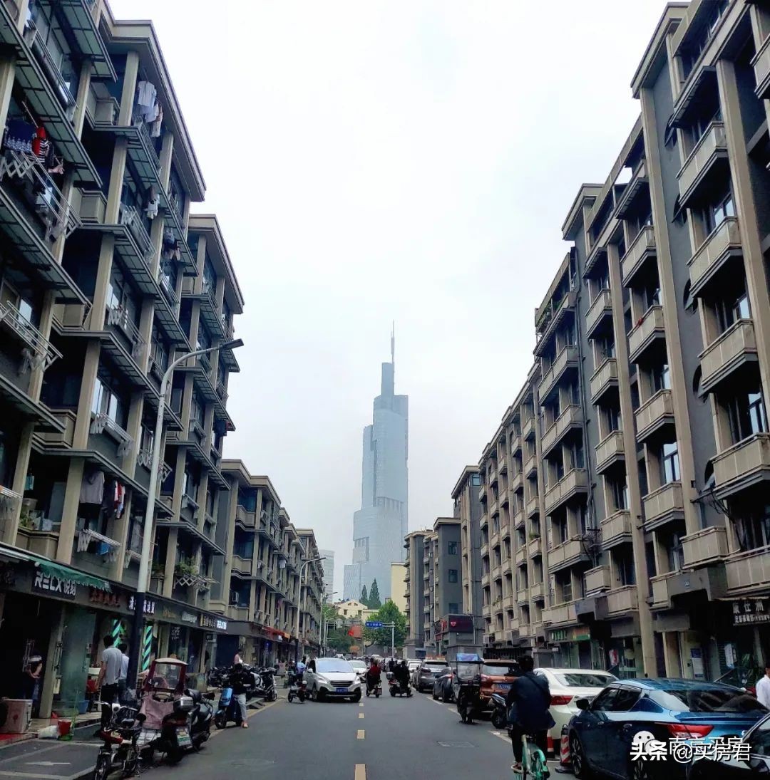 紫峰大厦为什么很冷清,怎么去紫峰大厦观光层