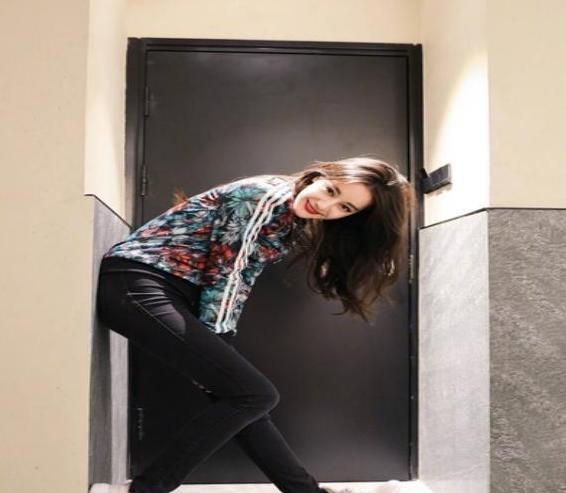 迪丽热巴豪宅别墅全景视频,迪丽热巴顶级豪宅