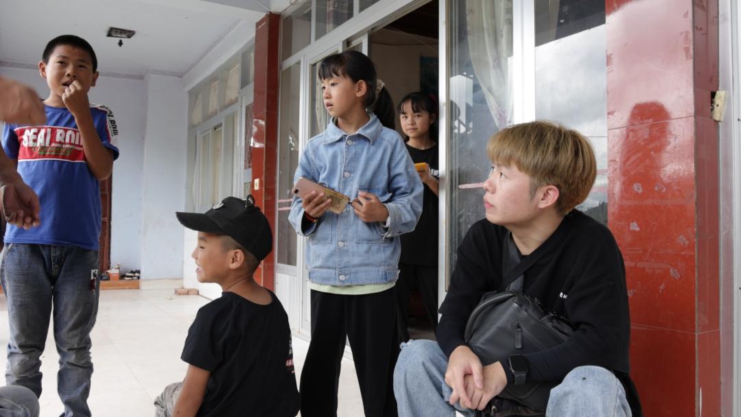 我们去了趟哔哩哔哩美丽小学，和B站小学生斗了波舞