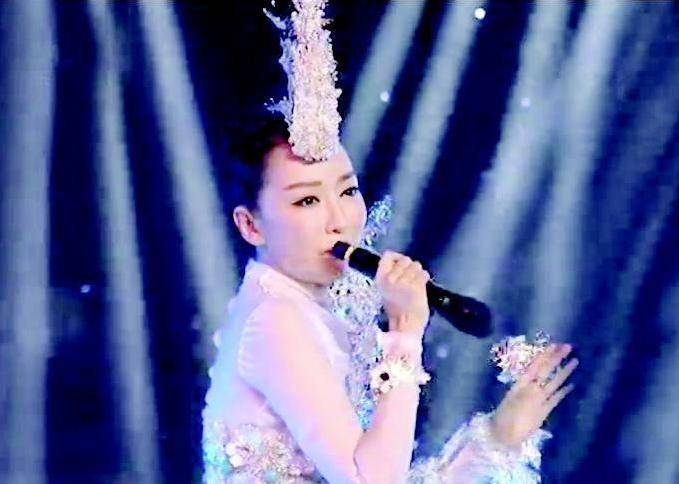 萨顶顶是真的假唱了吗,萨顶顶假唱是故意的吗